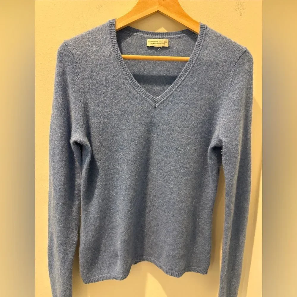 Adrienne Vittadini V-neck Light Blue Cashmere Knit size small